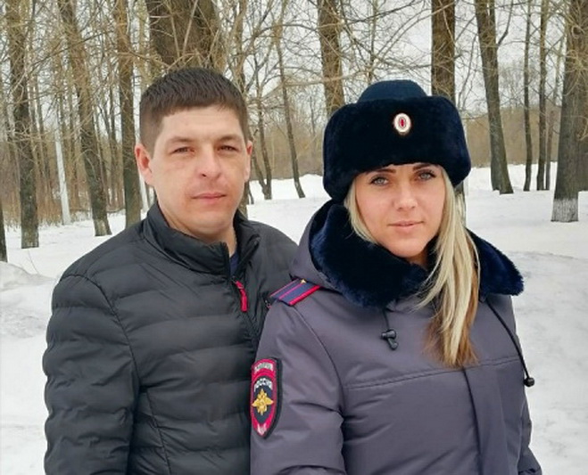 В Новокузнецке инспектор ГИБДД и ее супруг организовали эвакуацию жильцов из горящего дома
