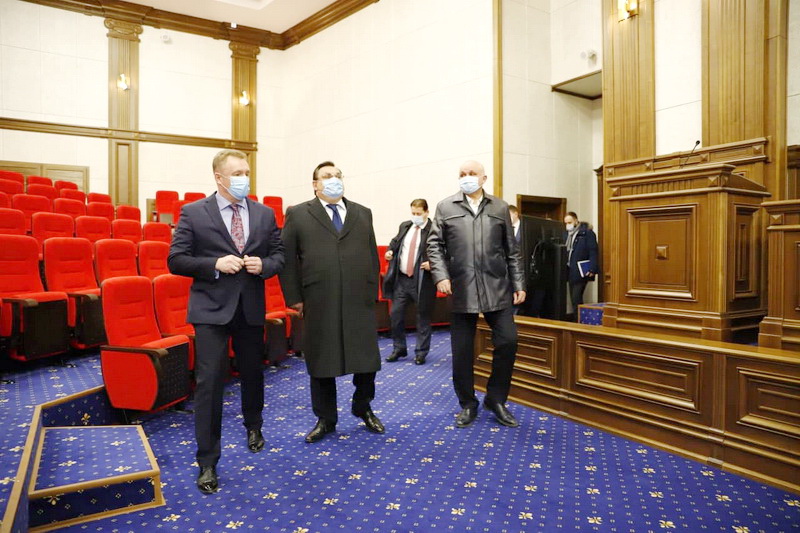 Министр юстиции РФ посетил Восьмой кассационный суд в Кемерове