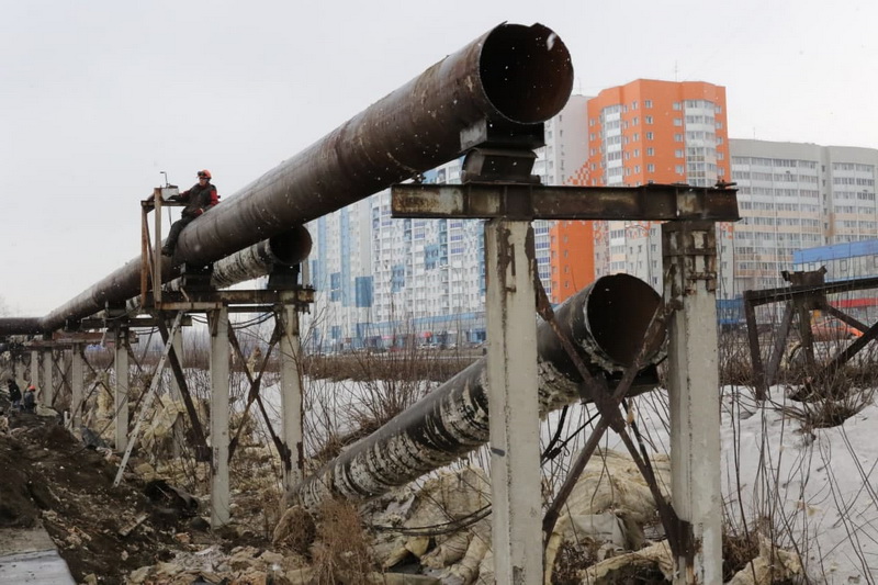 В Кемерово демонтируют старые надземные теплотрассы