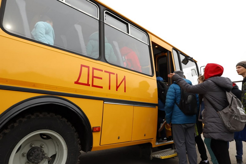 В Кузбассе на маршруты вышли новые школьные автобусы