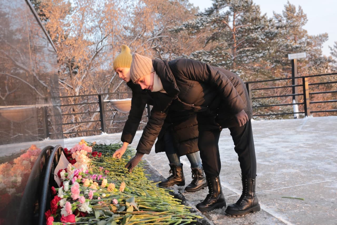 Стихийные мемориалы организуют в России в память о погибших на шахте «Листвяжная»