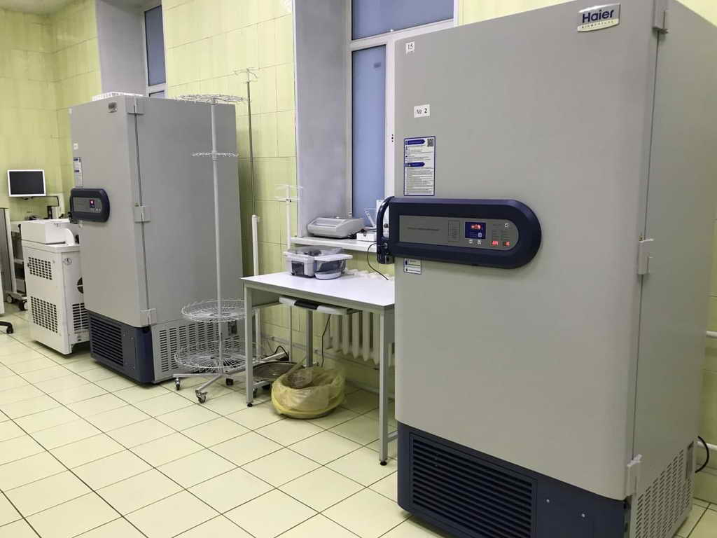 Биомедицинские морозильники установили в Кузбасском центре крови