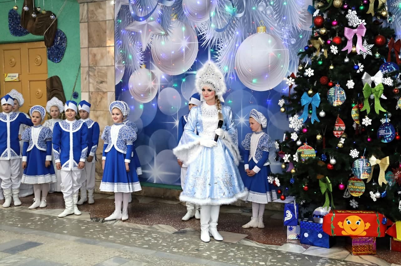 Многонациональный новогодний хоровод состоялся в Прокопьевске