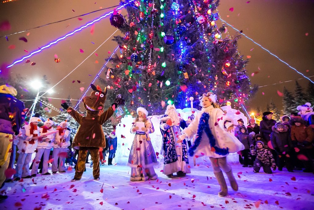 Учреждения культуры и спорта приглашают кузбассовцев посетить новогодние и рождественские мероприятия