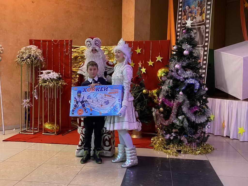 Более трех тысяч юных кузбассовцев получили подарки в рамках областной акции «Рождество для всех и каждого»