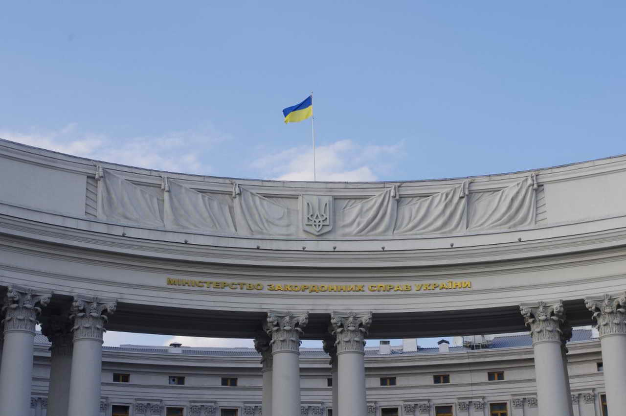 Украина ввела ограничения на границах с Россией, Белоруссией и Донбассом Украина ввела ограничения на границах с Россией, Белоруссией и Донбассом