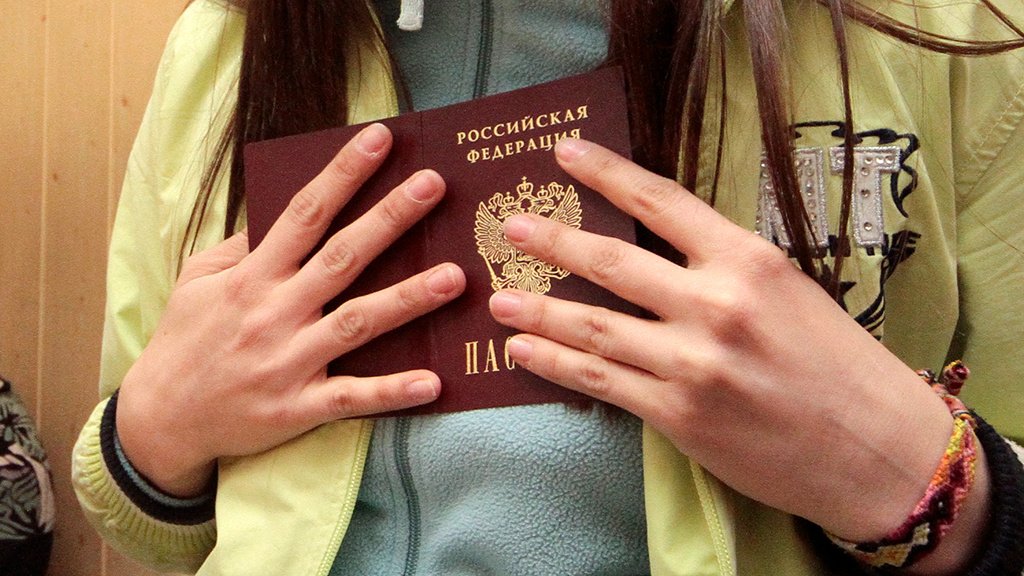 Около 950 тыс. жителей Донбасса подали заявления на гражданство России