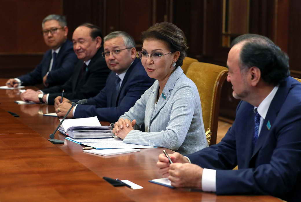 Дочь экс-президента Казахстана слагает полномочия депутата парламента