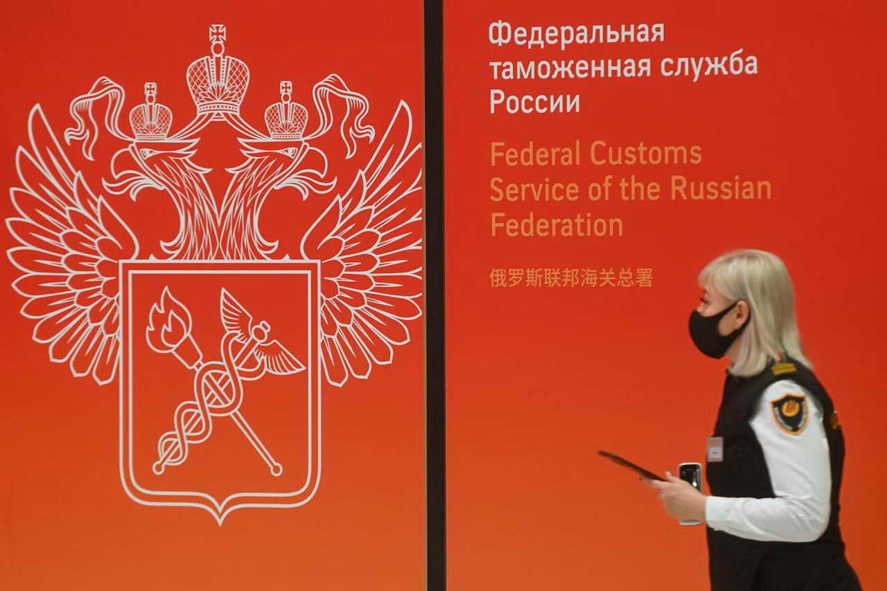 Россия резко нарастила ввоз продуктов и товаров из-за рубежа