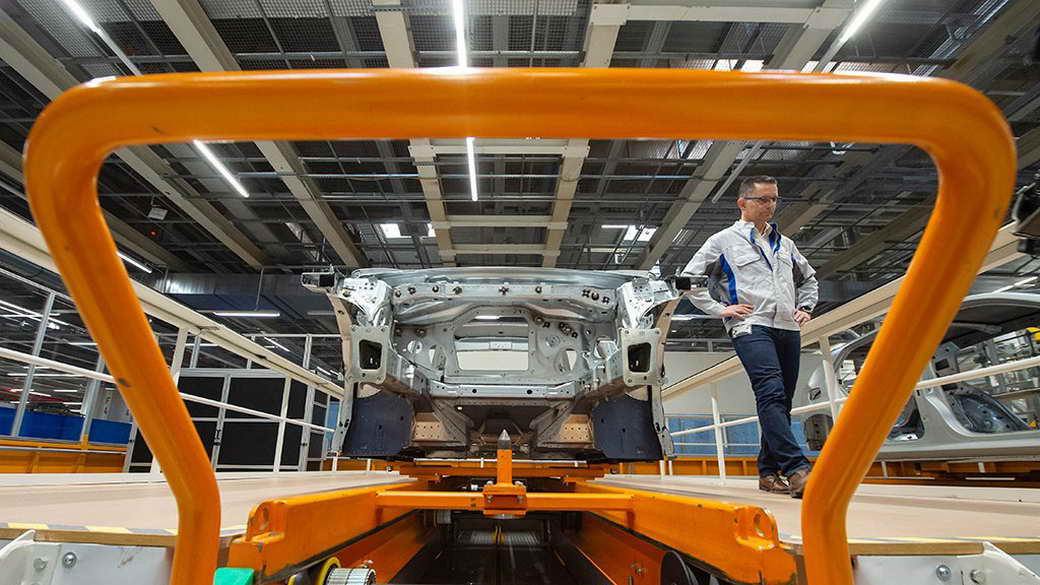 СМИ: BMW и Volkswagen остановили заводы в Европе из-за нехватки деталей