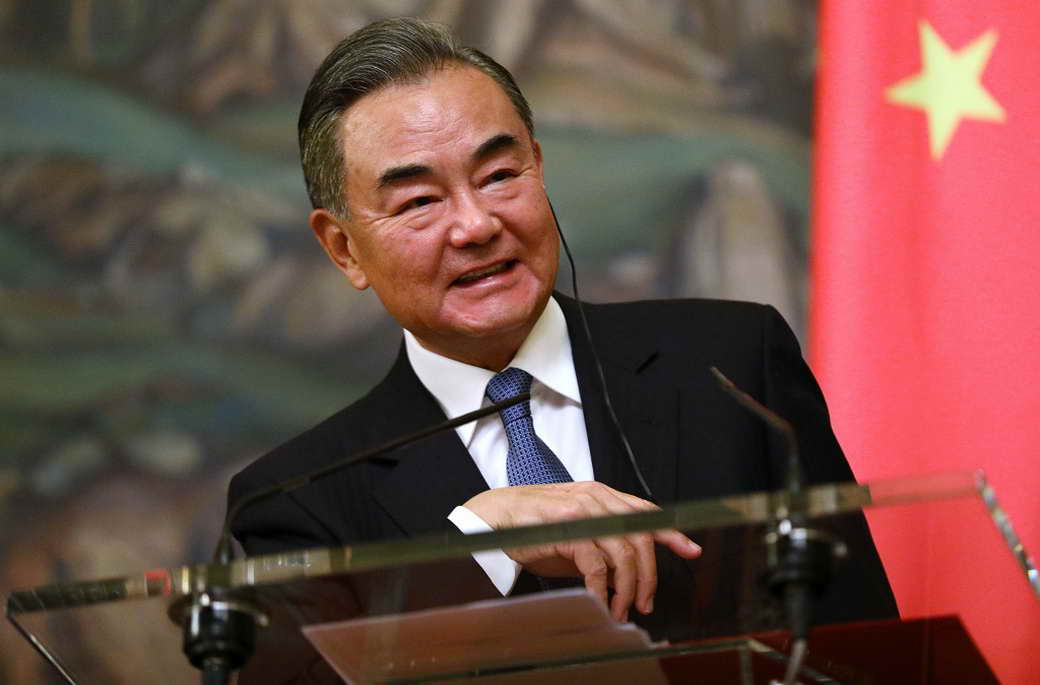 Глава МИД Китая назвал неприемлемыми санкции против России