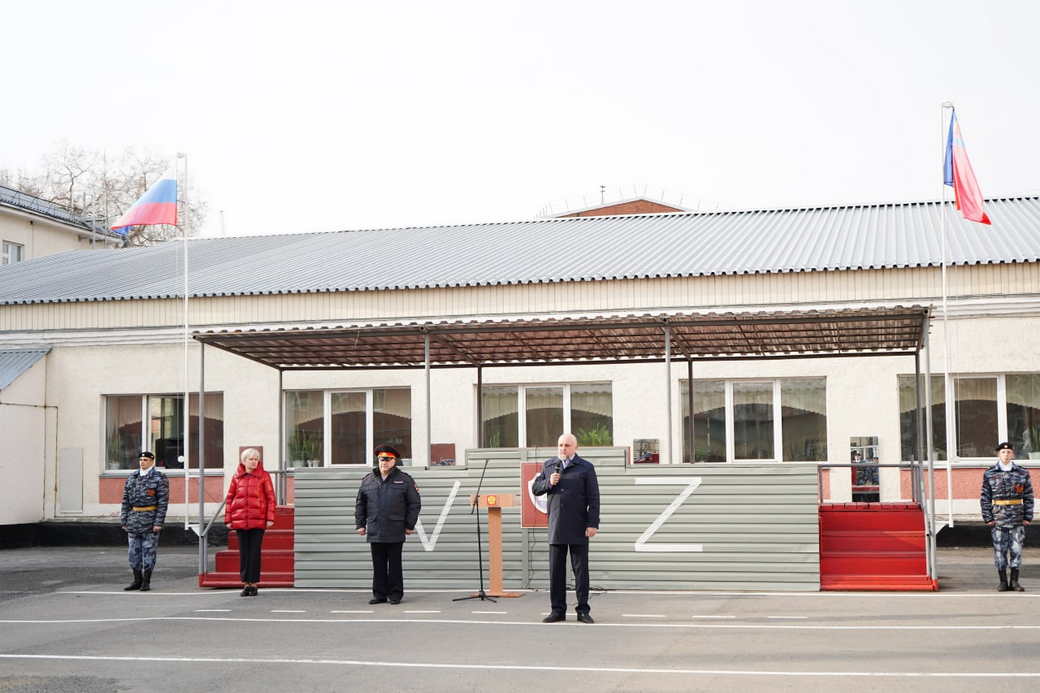 Церемонии поднятия флага прошли в 179 образовательных учреждениях КуZбасса
