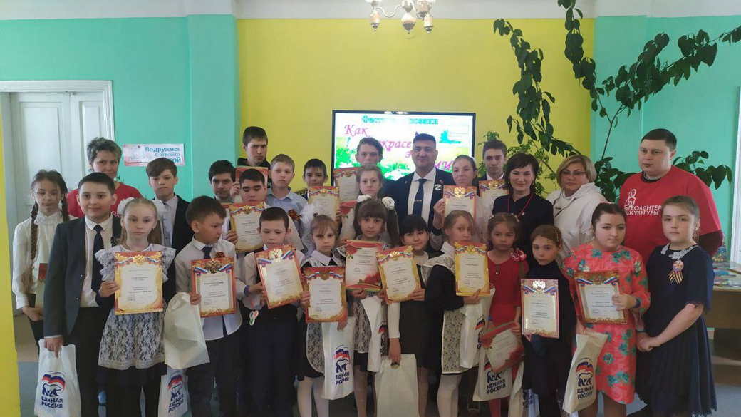 В Прокопьевске прошел фестиваль поэзии для детей с ограниченными возможностями «Как прекрасен этот мир!»
