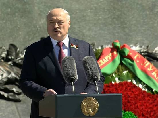 Лукашенко пообещал "обломать рога" Польше в случае нападения