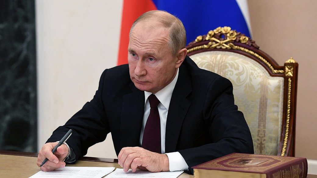 Путин отменил верхний возрастной предел для контрактников