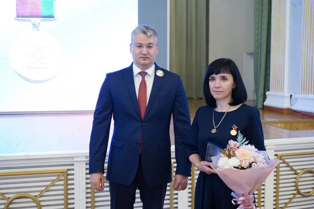 Сегодня поздравления принимали работники текстильной и легкой промышленности КуZбасса