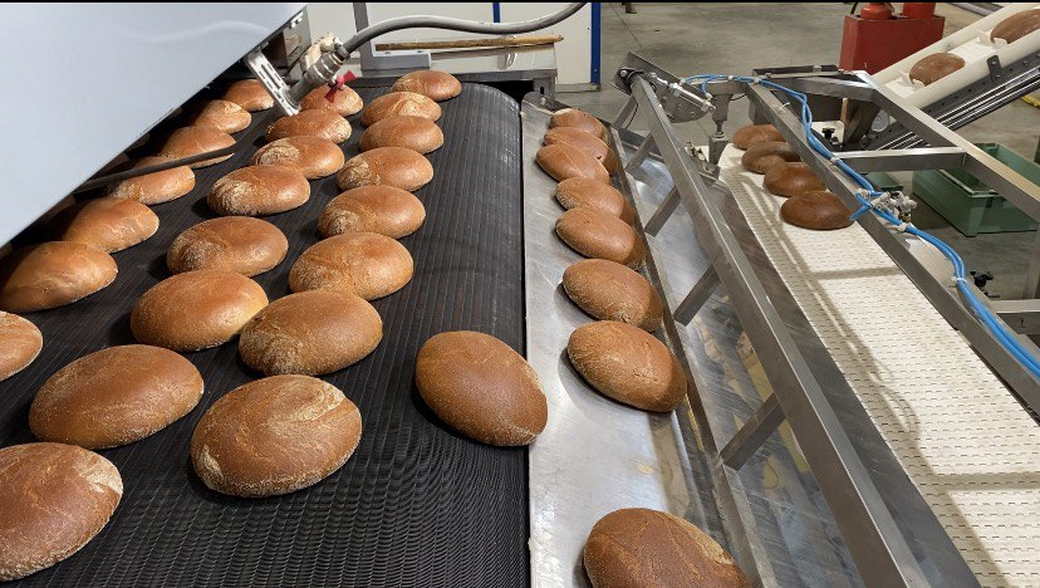 Кузбасские хлебопеки запустили новую производственную линию благодаря льготному займу на повышение производительности труда