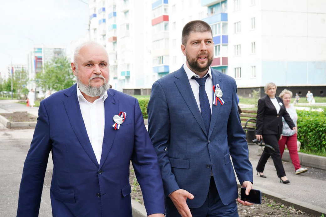 Сергей Цивилев осмотрел строительные площадки микрорайона Красный Камень в Киселевске