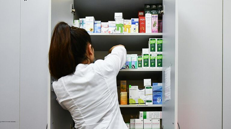 В Госдуме предложили ускорить регистрацию новых лекарств, пишут «Ведомости»