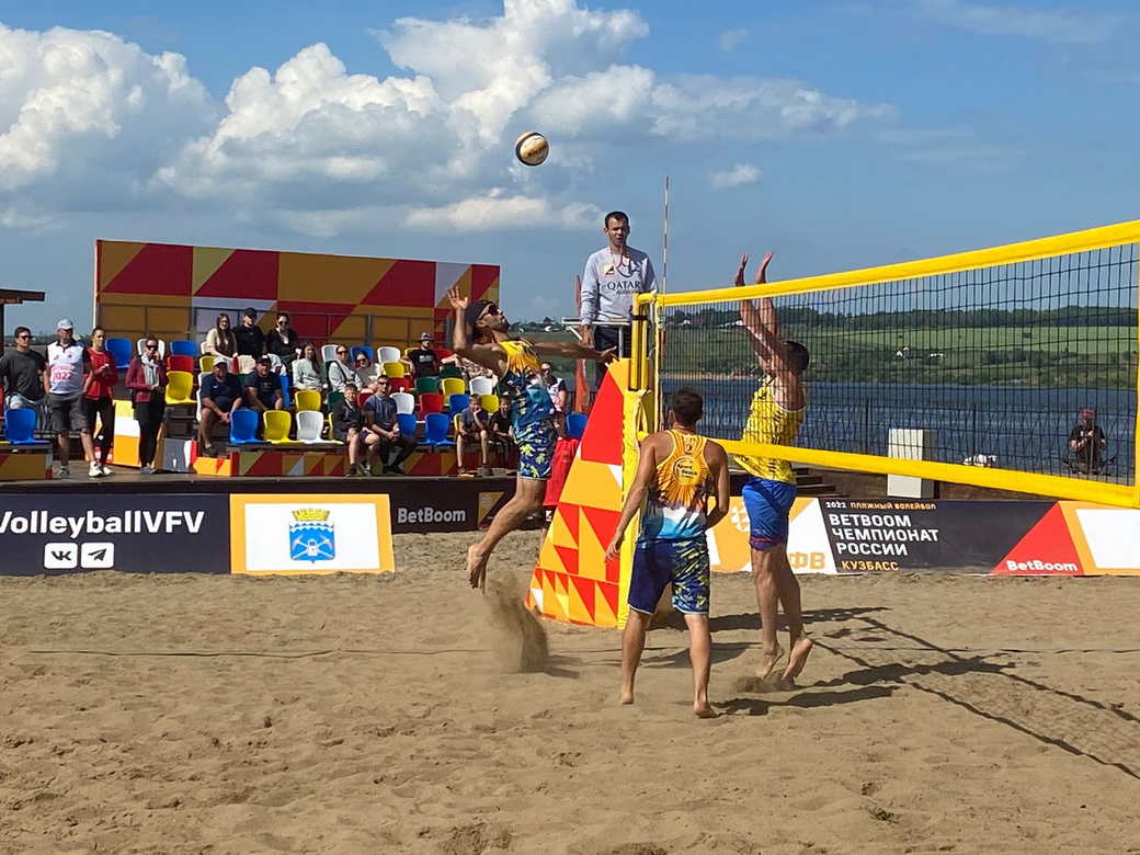 В КуZбассе проходят игры этапа чемпионата России 2022 года по пляжному волейболу