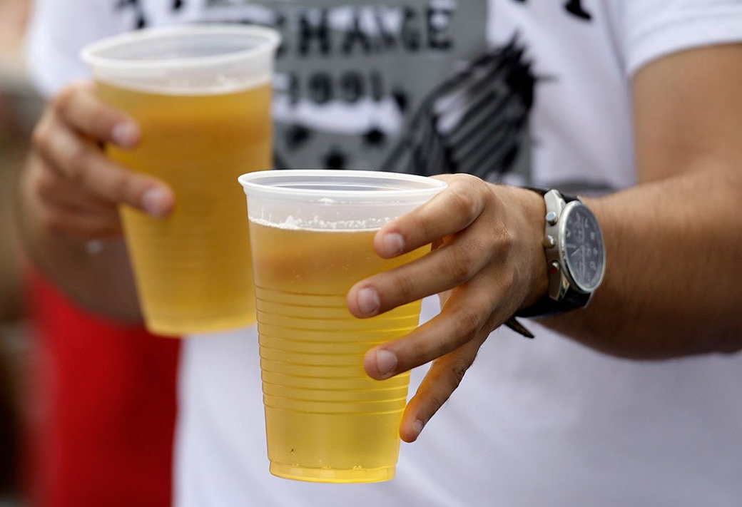 Нарколог Минздрава предупредил об аналогах женских гормонов в пиве