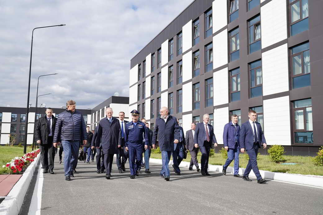 Секретарь Совета Безопасности РФ Николай Патрушев осмотрел социальные объекты в Кемерове Секретарь Совета Безопасности РФ Николай Патрушев осмотрел социальные объекты в Кемерове