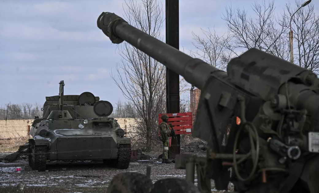 В Запорожье обстреляли казарму украинской артбригады