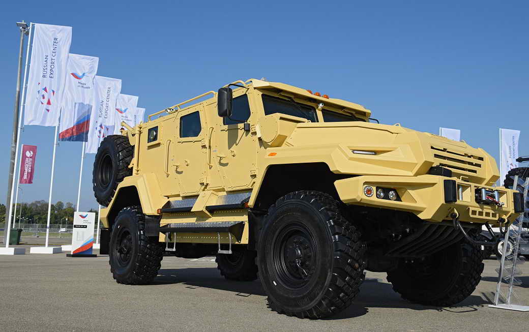 Спецназ РФ применил на Украине новый броневик «ВПК-Урал» с повышенной защитой