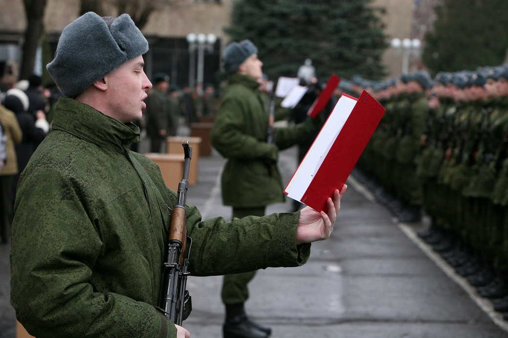 «Не пороть горячку». В Госдуме оценили идею увеличить срок службы в армии