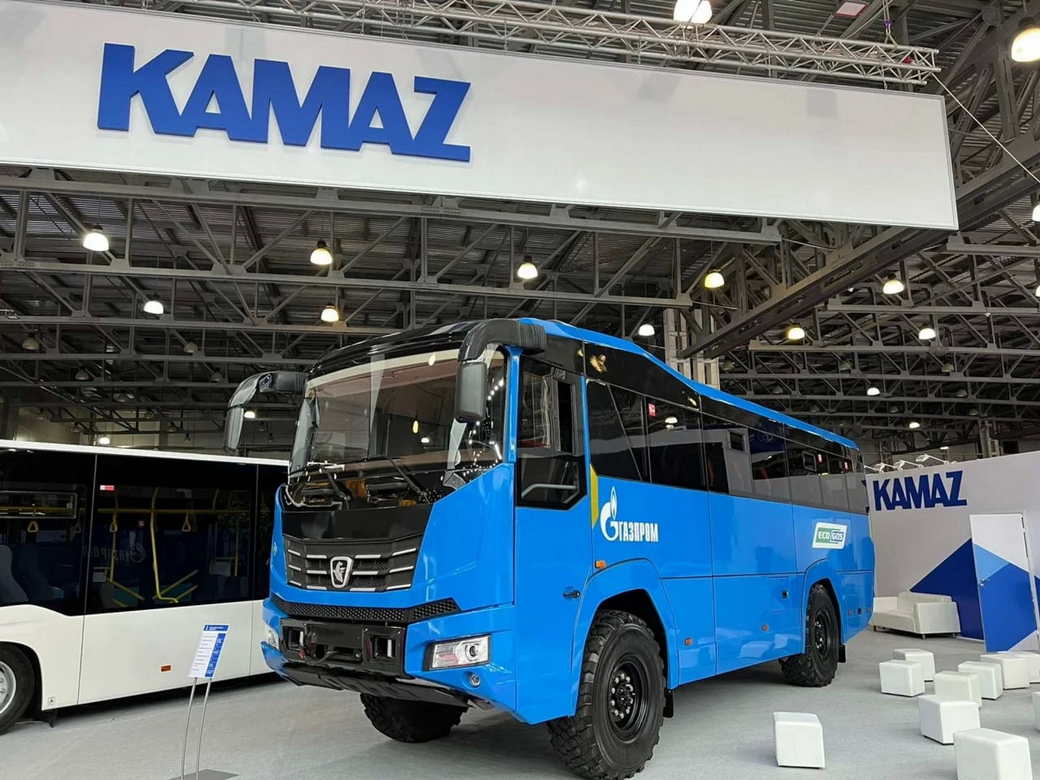 «КАМАЗ» представил внедорожный автобус