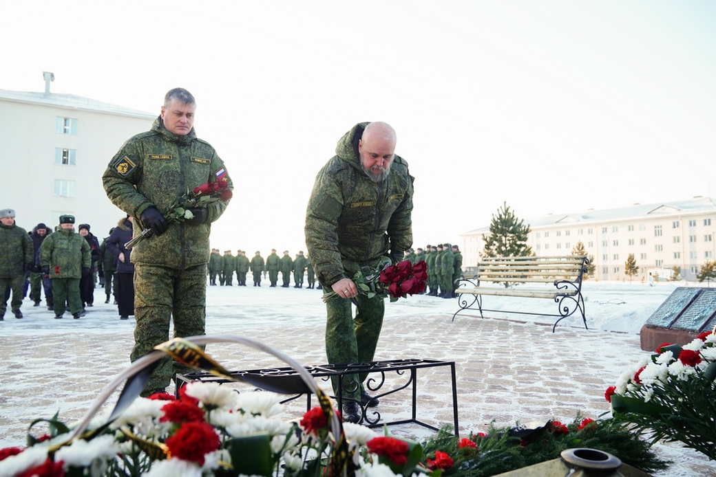 Сергей Цивилев принял участие в памятном митинге в Юрге, посвященном Дню Героев Отечества