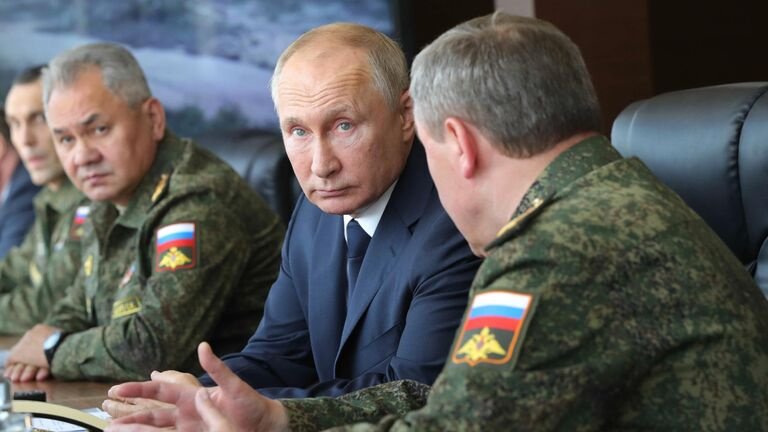 Путин ознакомился с работой штаба родов войск, задействованных в СВО