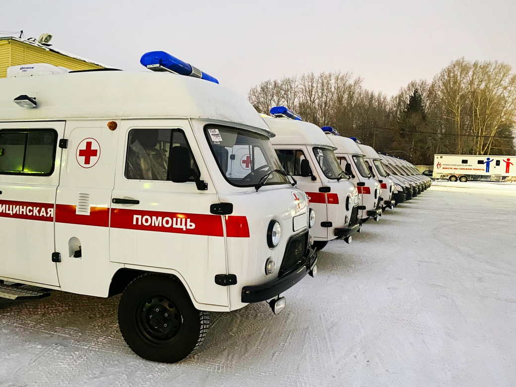 13 новых автомобилей получили станции скорой помощи КуZбасса