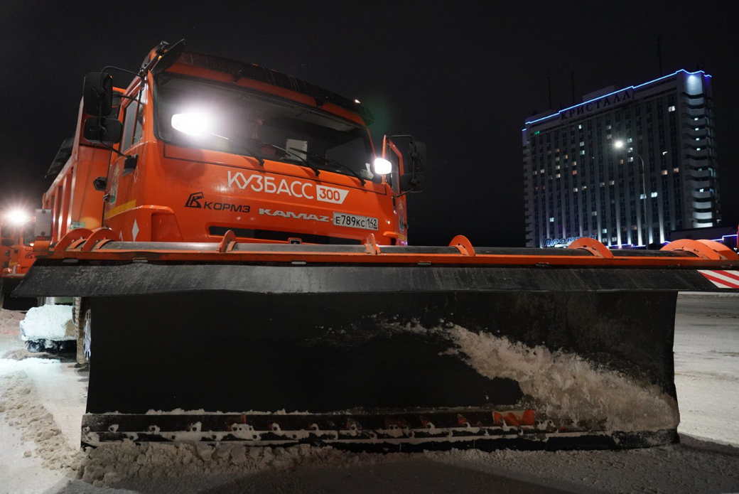 С начала снегоуборочного сезона с автомобильных дорог и дворовых территорий КуZбасса вывезено 340 тысяч кубометров снега
