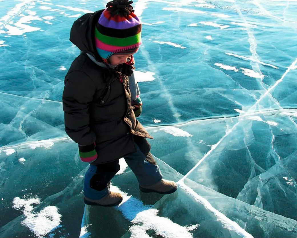 Спасатели напоминают родителям об опасности нахождения детей на льду