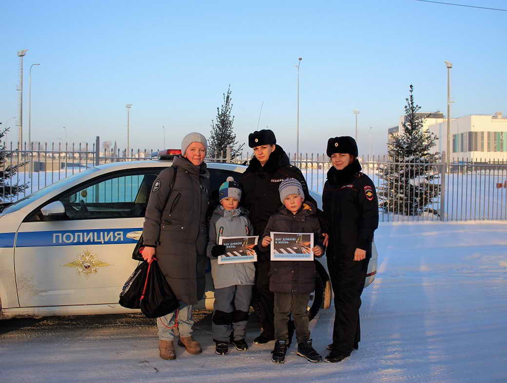 В Беловском городском округе полицейские напомнили юным пешеходам о правилах поведения на дороге