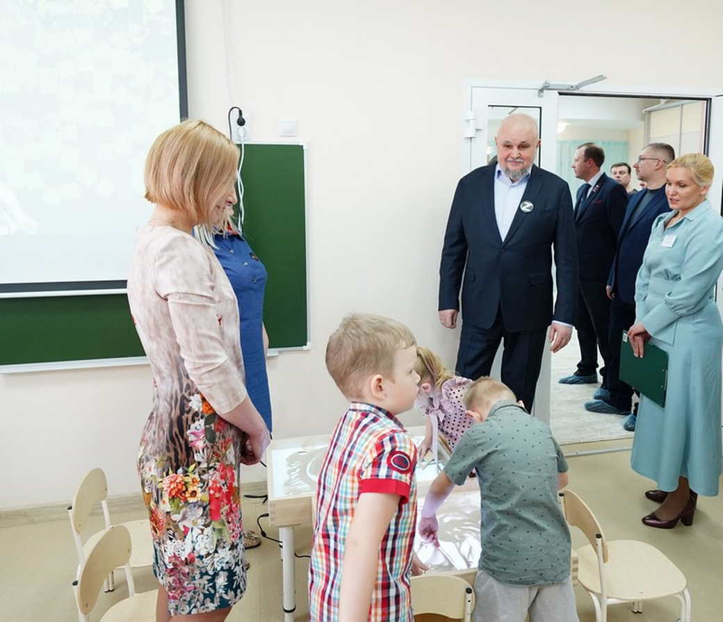 Сергей Цивилев проверил готовность детского сада «Планета открытий» в Кемерове
