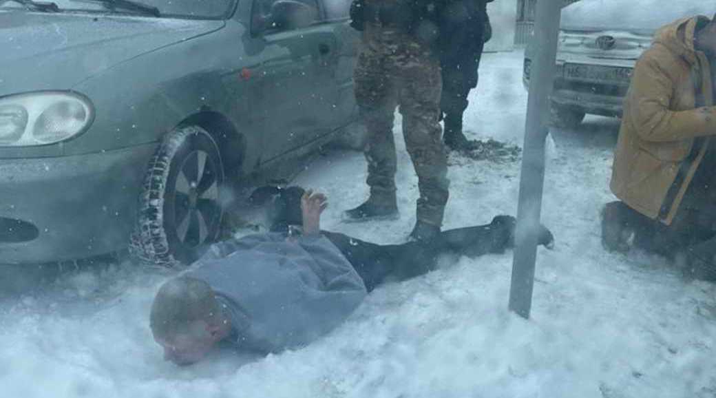 В Кузбассе задержаны четверо драгдилеров за покушение на сбыт крупной партии наркотиков