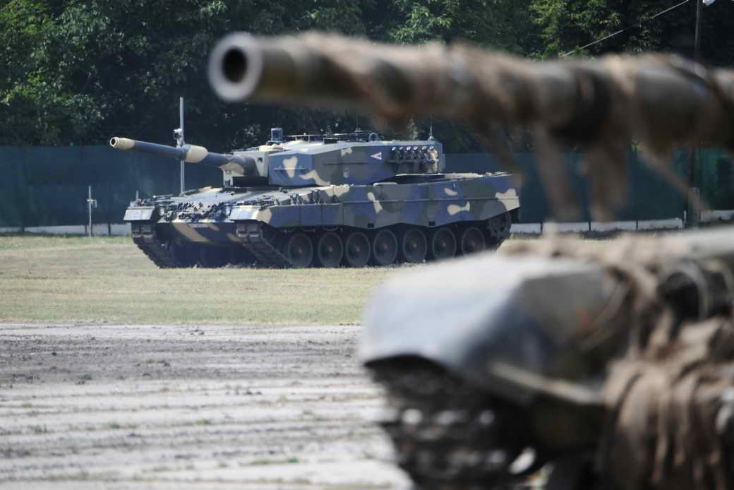 В Германии назвали число доступных для передачи Украине танков Leopard