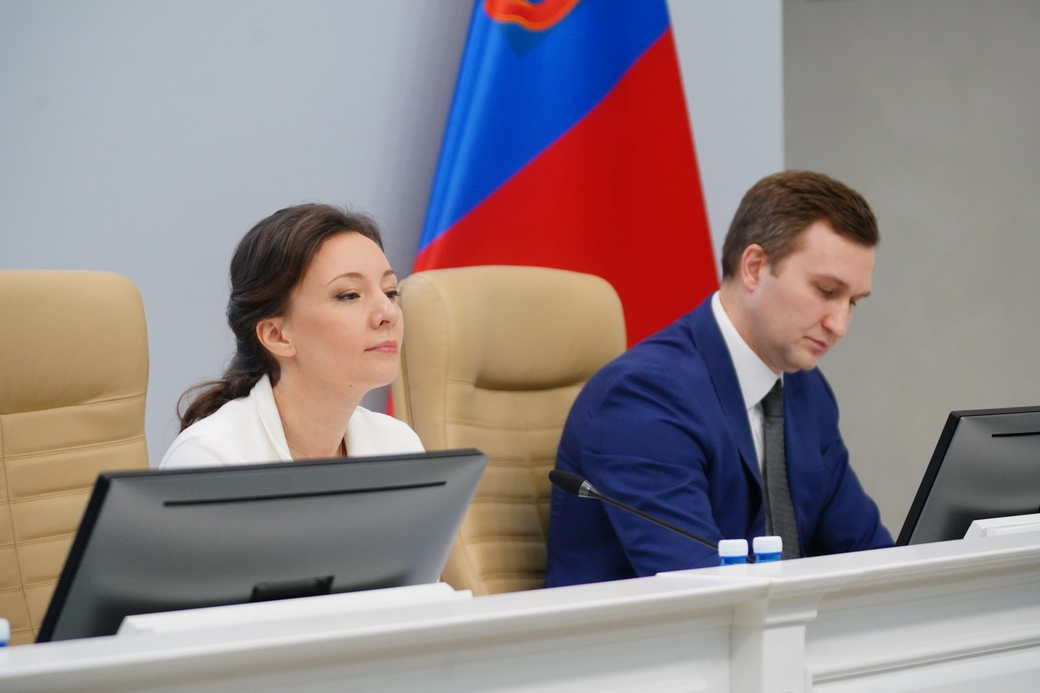 Сергей Цивилев и Анна Кузнецова провели совещание по обеспечению жильем детей-сирот
