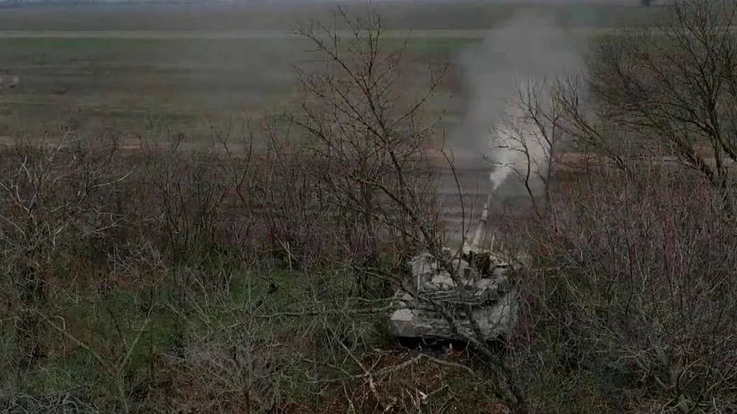 Минобороны показало, как российский танк уничтожил украинский