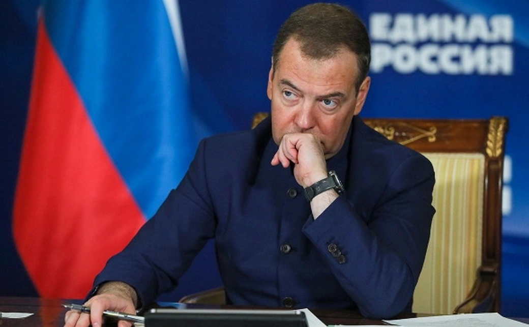 Медведев назвал главу МИД ФРГ «полезной дурой» из-за «войны с Россией»