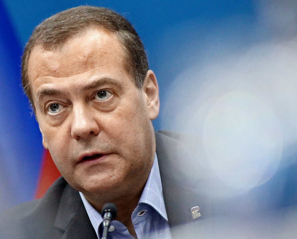 Медведев предложил узаконить интеллектуальное пиратство «на все»