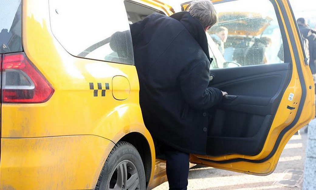 Водителей такси и автобусов обяжут предъявлять справки об отсутствии судимости