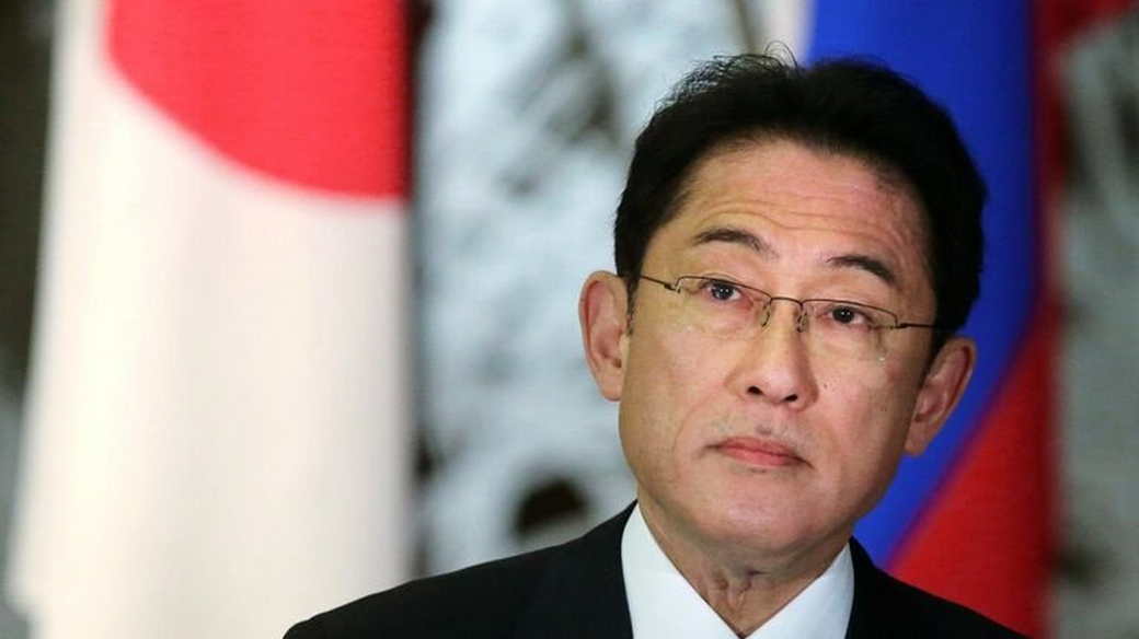 Премьер Японии заявил о намерении обсуждать с Россией принадлежность Курил