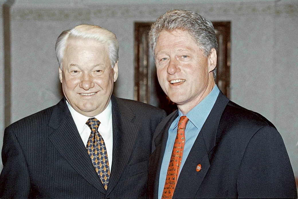 Клинтон обещал Ельцину тесное сотрудничество в их первом разговоре
