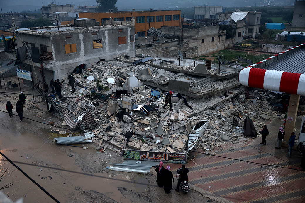Число погибших при землетрясении в Турции выросло до 12,3 тыс