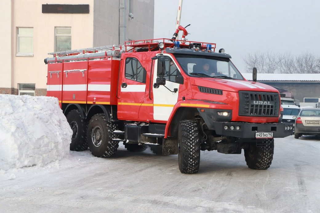 Кузбасские пожарные получили новую спецтехнику