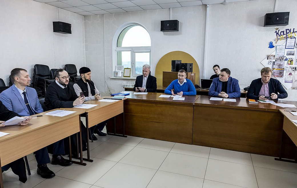 Развитие межрелигиозных связей обсудили за круглым столом в КуZбассе Развитие межрелигиозных связей обсудили за круглым столом в КуZбассе