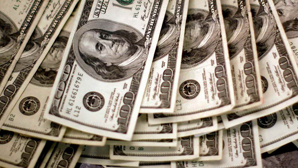 Стоимость евро в некоторых банках выросла до 115 рублей Стоимость евро в некоторых банках выросла до 115 рублей